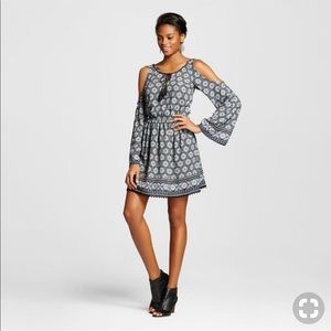 Women’s Cold-shoulder dress, E- waste. blue iris